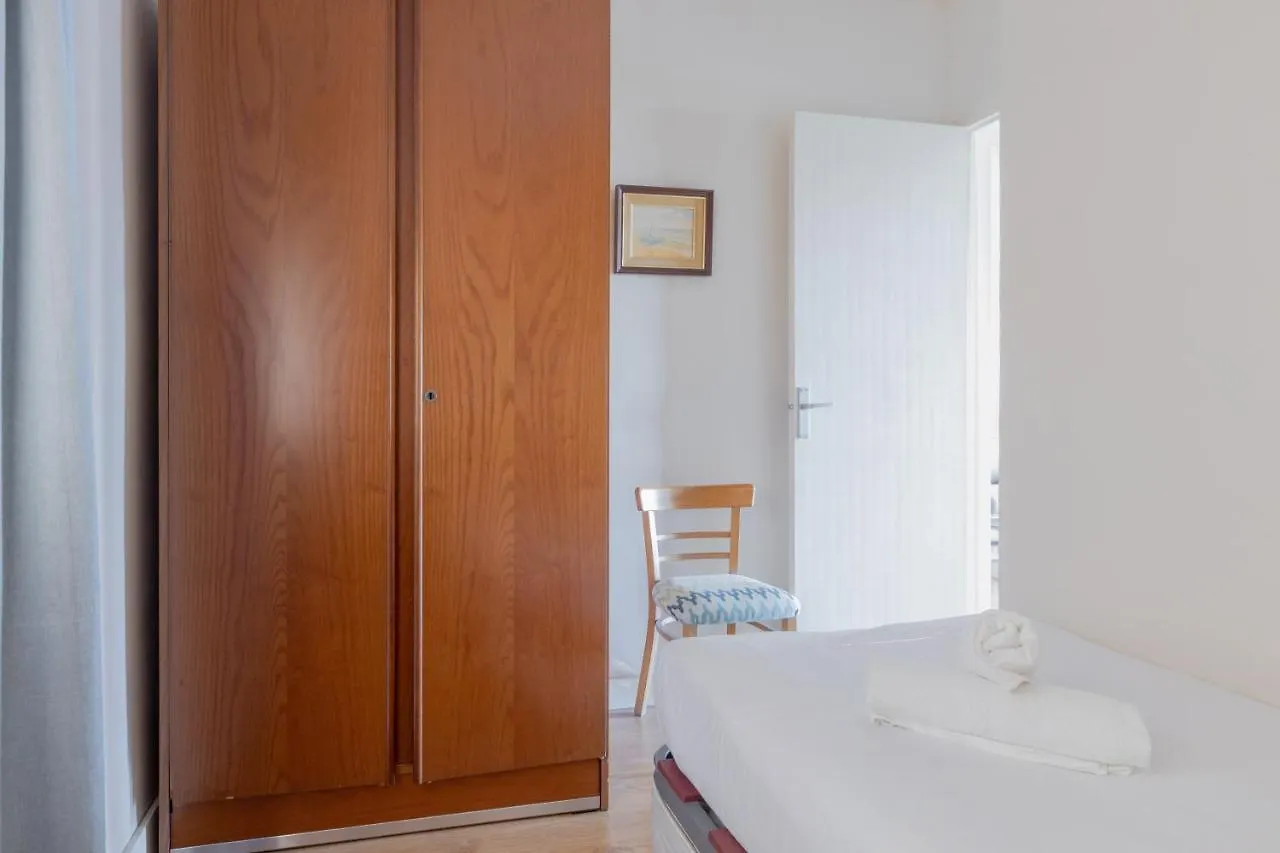 Lodging Apartments Guell Gaudi Barcelona 0*,  Spain